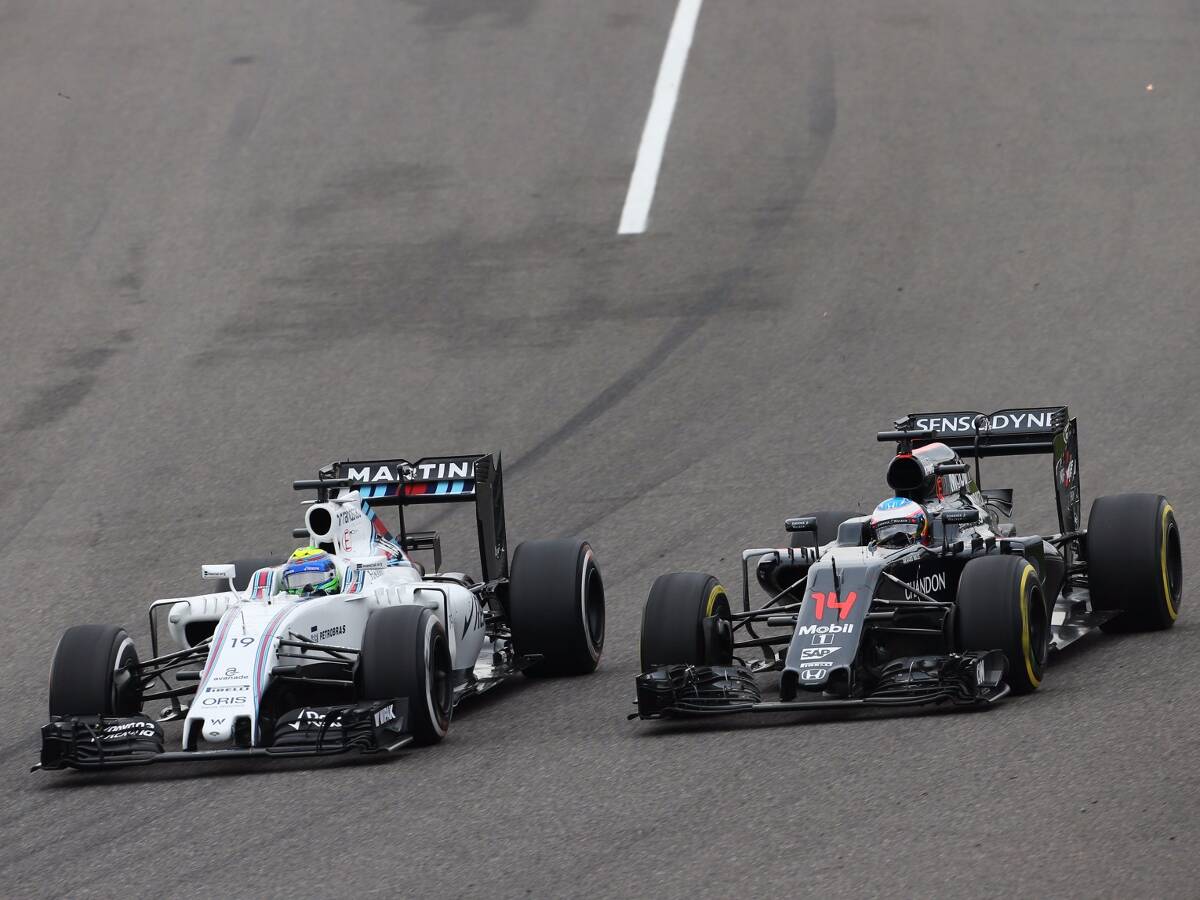 Foto zur News: Normaler Rennunfall: Keine Strafe für Alonso und Massa