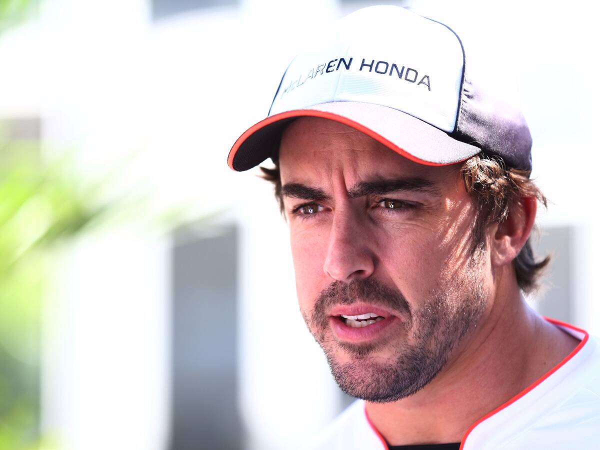 Foto zur News: Alonso-Zukunft: "Würde auch mit Mercedes-Angebot aufhören"