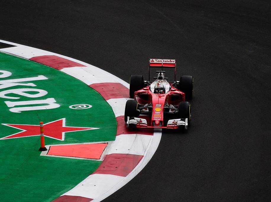 Foto zur News: Ferrari am Freitag: Vettel-Bestzeit nicht die ganze Wahrheit