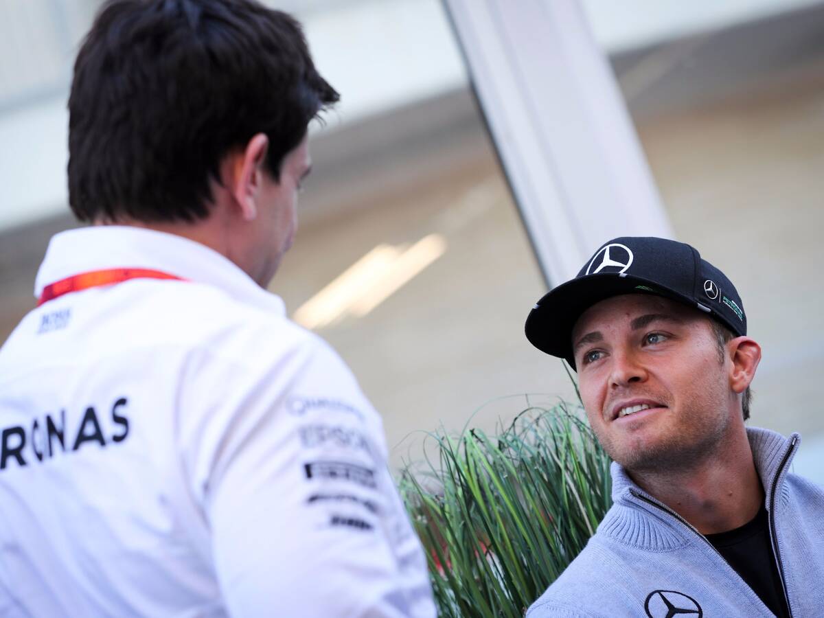 Foto zur News: Mercedes 2016: Team immer besser, Rosberg sehr kontrolliert