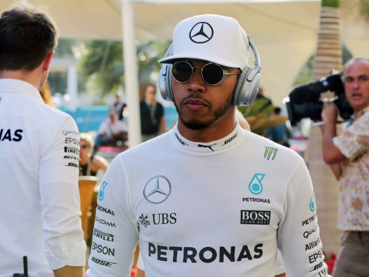 Foto zur News: Nur zwei Testrunden: Lewis Hamilton sorgt weiter für Wirbel