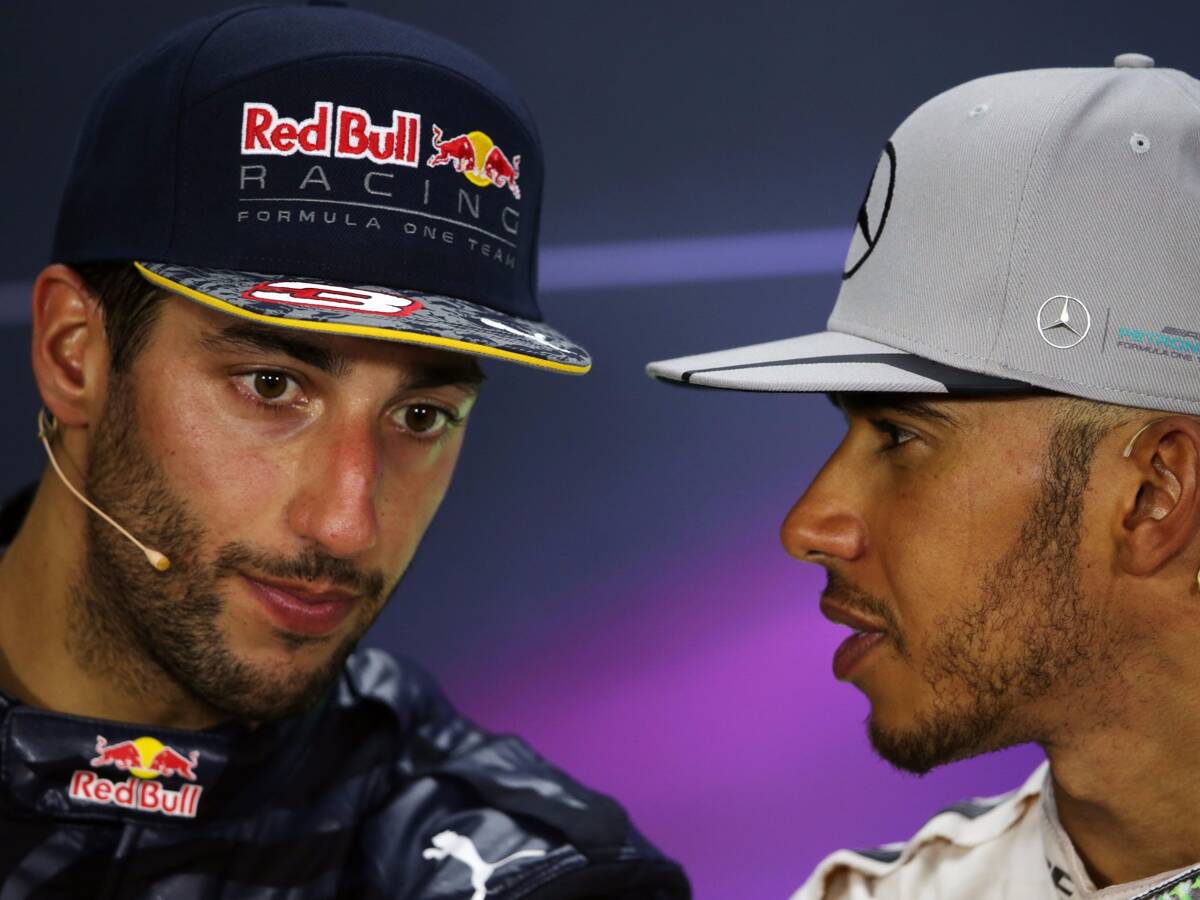 Foto zur News: Ricciardo versus Hamilton: Fliegen doch noch die Fäuste?