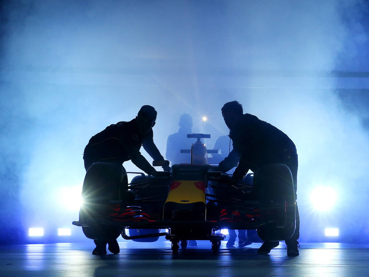Foto zur News: Formel 1 2018: Red Bull präsentiert überraschend früh