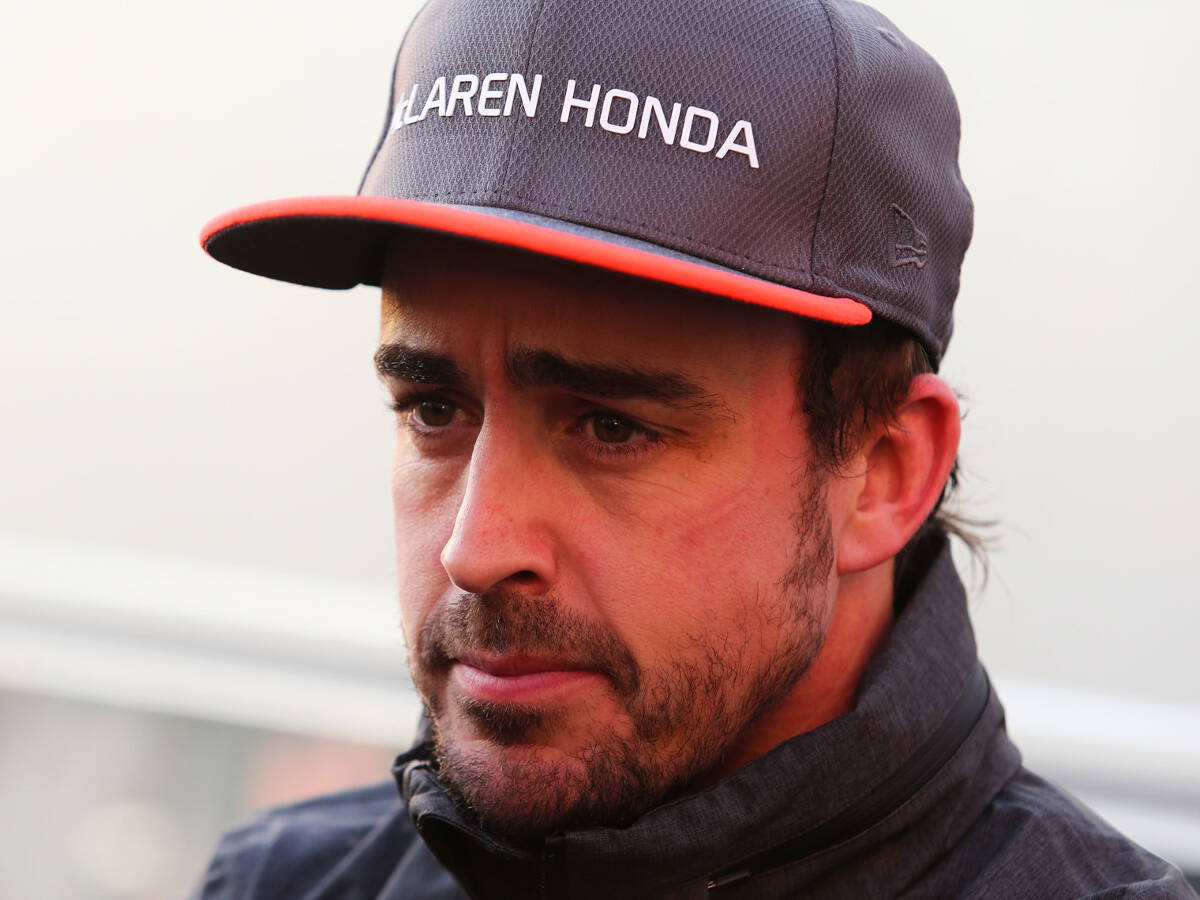 Foto zur News: McLaren mit der Geduld am Ende: Schmeißt Alonso hin?
