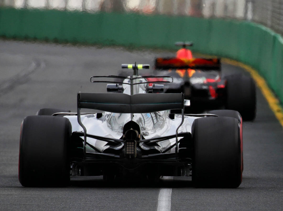 Foto zur News: Fahrwerke: Red Bull muss zurückbauen, Mercedes macht mit