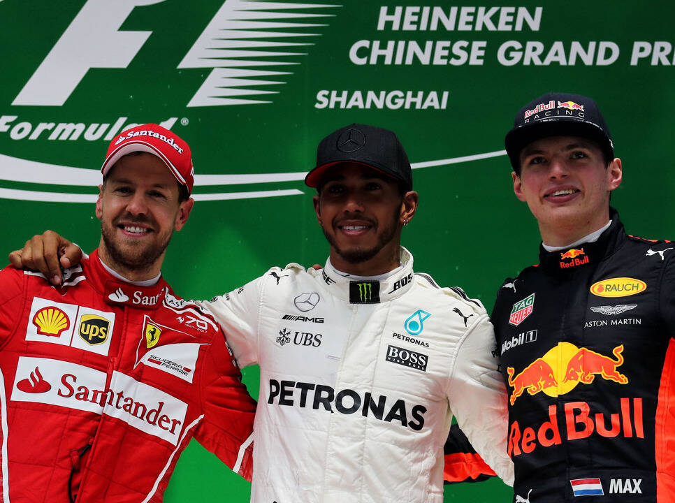Foto zur News: Teamchef behauptet: Mercedes, Ferrari #AND# Red Bull uneinholbar