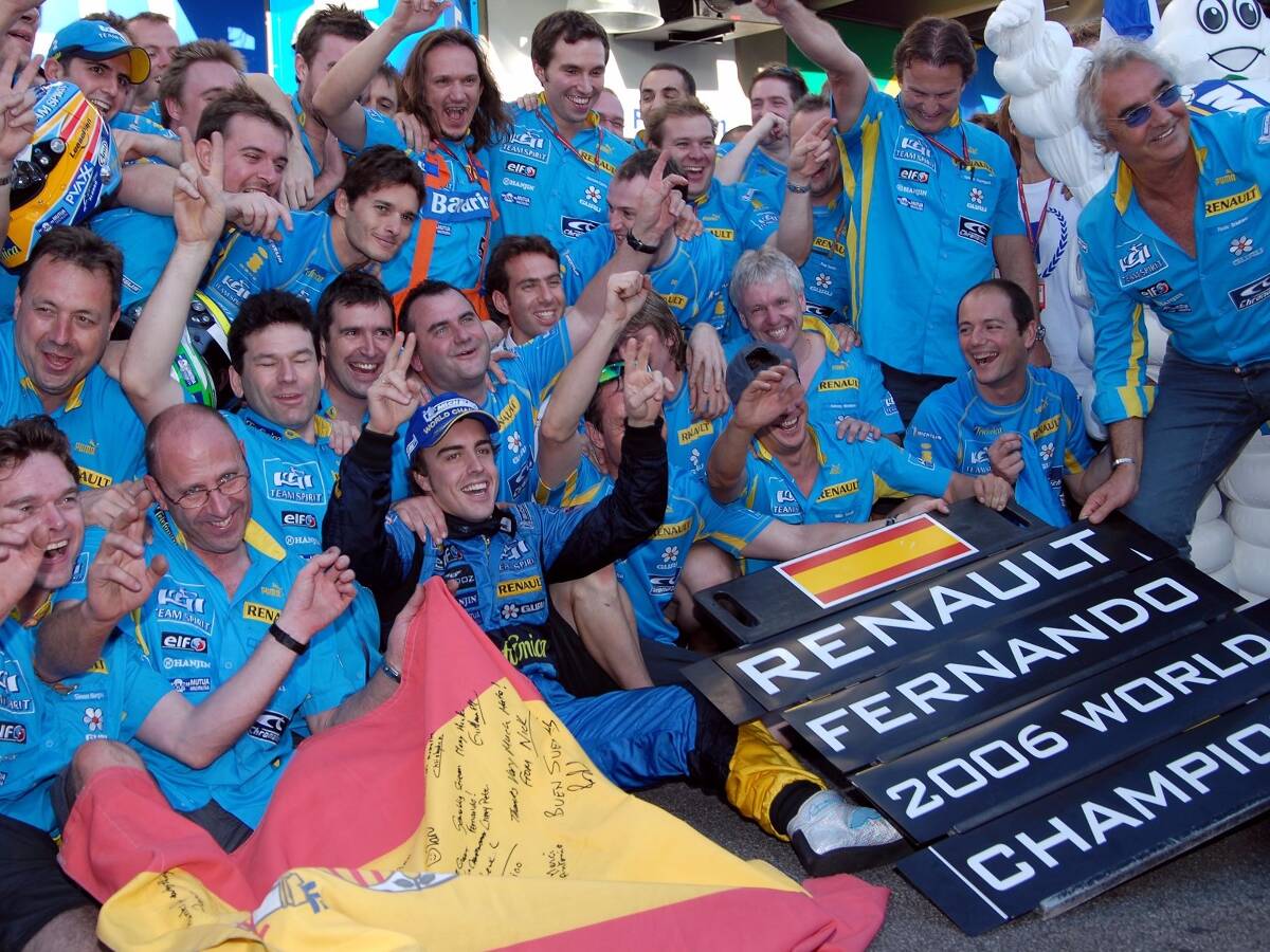 Foto zur News: Alonso zurück zu Renault? "Leben nicht in der Vergangenheit"