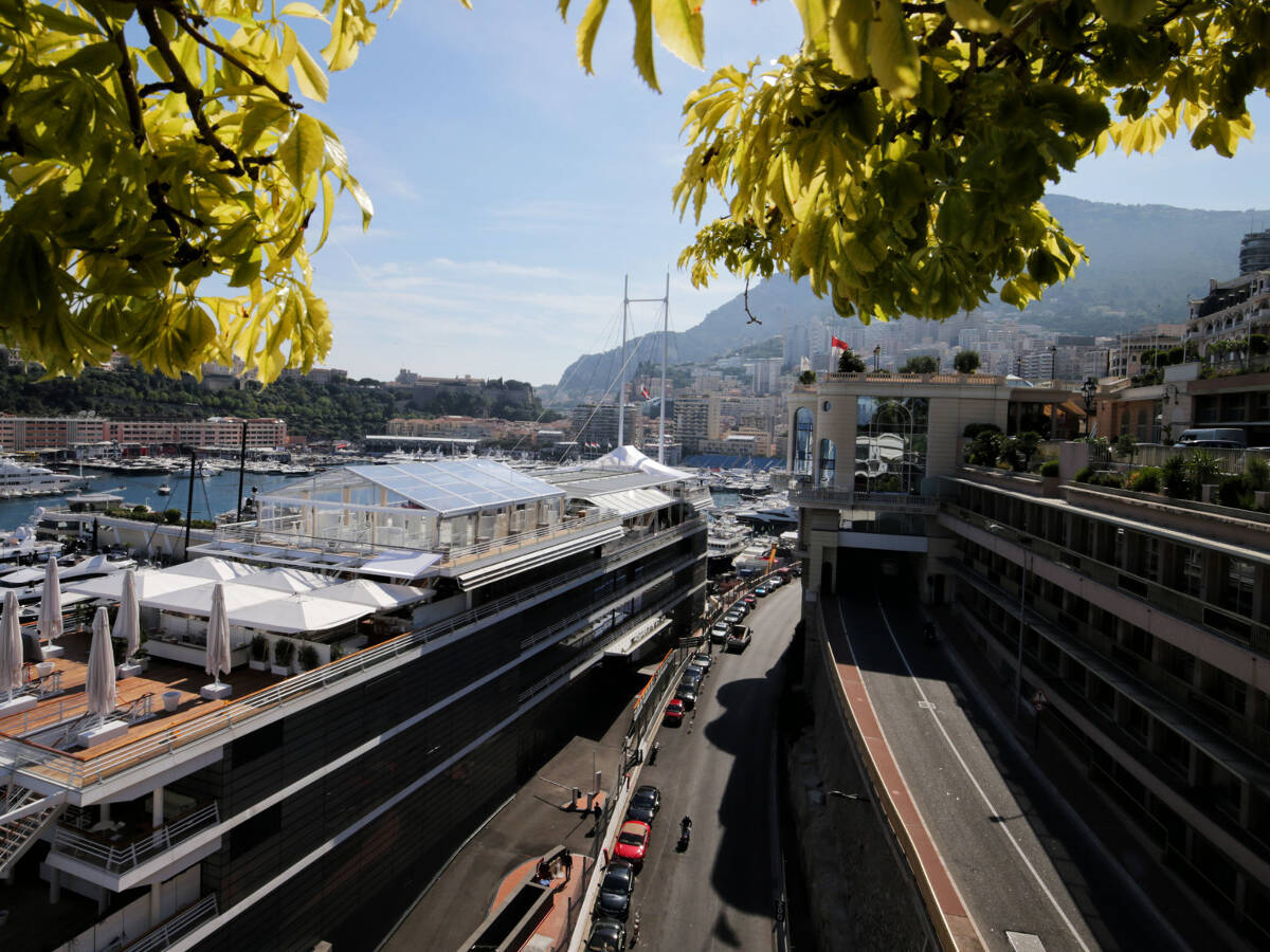 Foto zur News: Neue Randsteine in Monaco: "Lande ich auf der Tribüne?!"