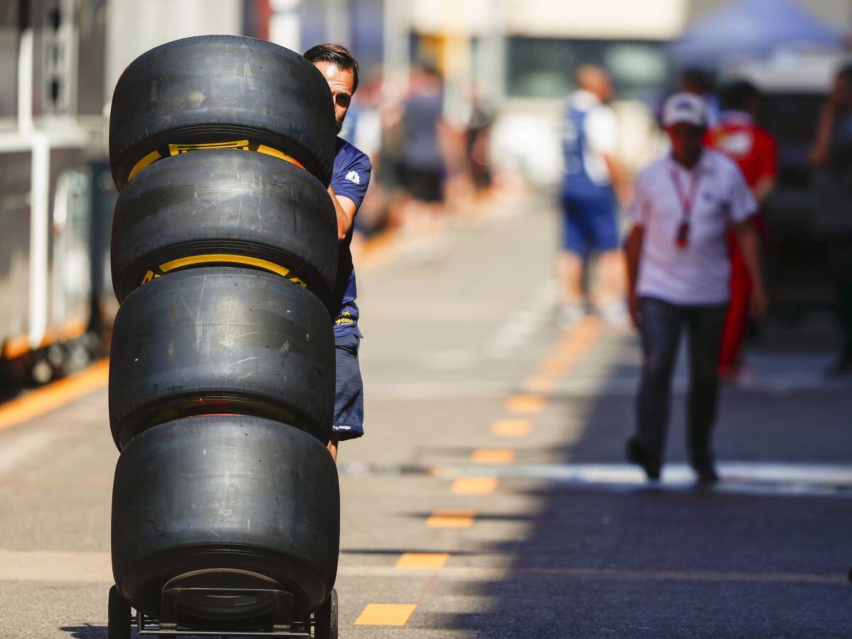 Foto zur News: Pirelli liefert nach: Wieder Probleme beim Reifentransport