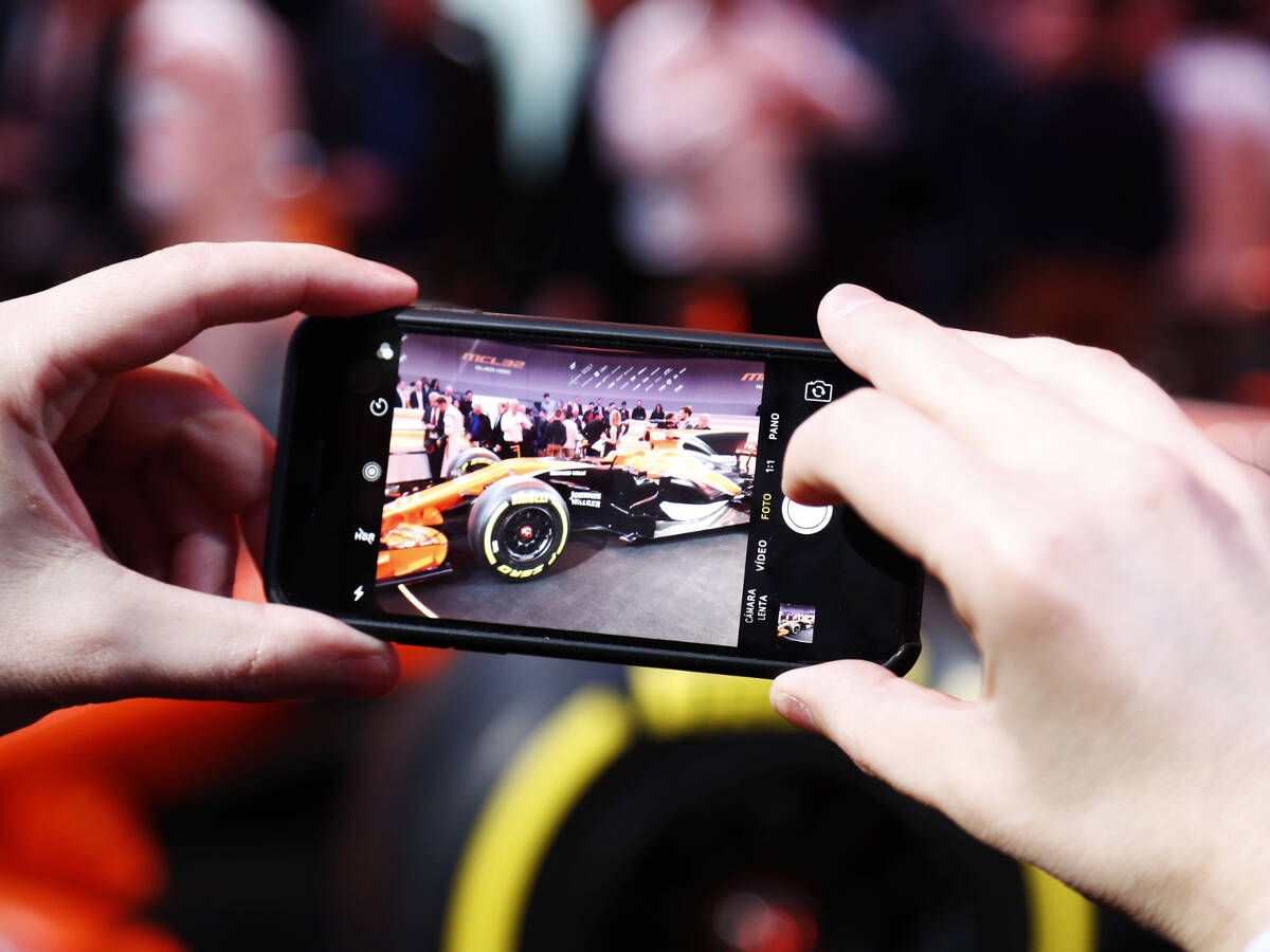 Foto zur News: PC-Spieler sollen mitfahren: Wohin die digitale Formel 1 steuert