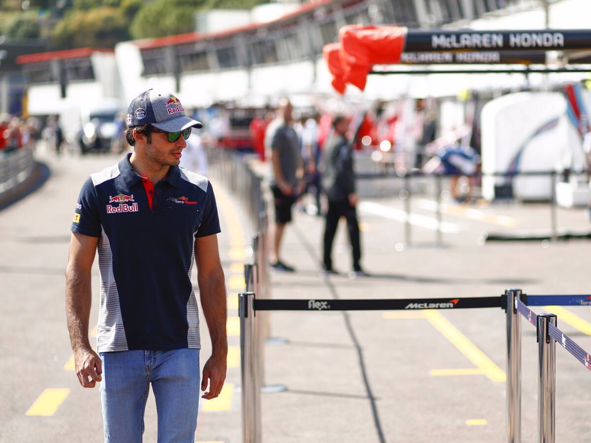Foto zur News: Toro-Rosso-Verbleib "schwierig": Carlos Sainz schaut sich um