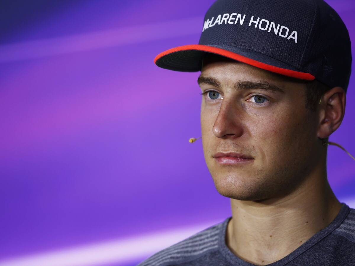 Foto zur News: McLaren-Honda: Wenn auch der Rookie zum Seitenhieb ausholt