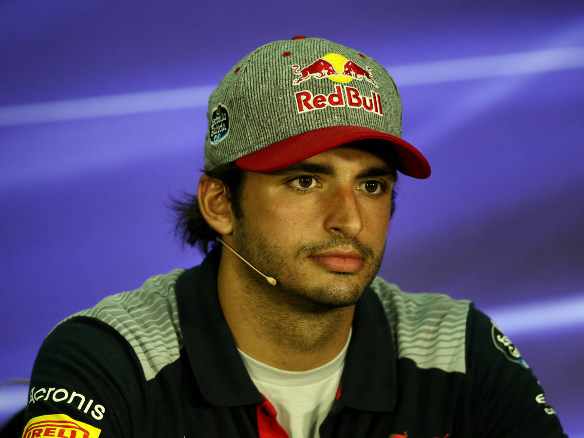 Foto zur News: Sainz denkt nicht an Red Bull: Volle Konzentration auf Renault