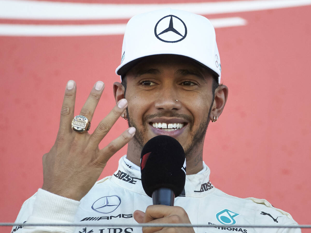 Foto zur News: "Brauche ich": Lewis Hamilton trägt Indy-500-Siegerring!