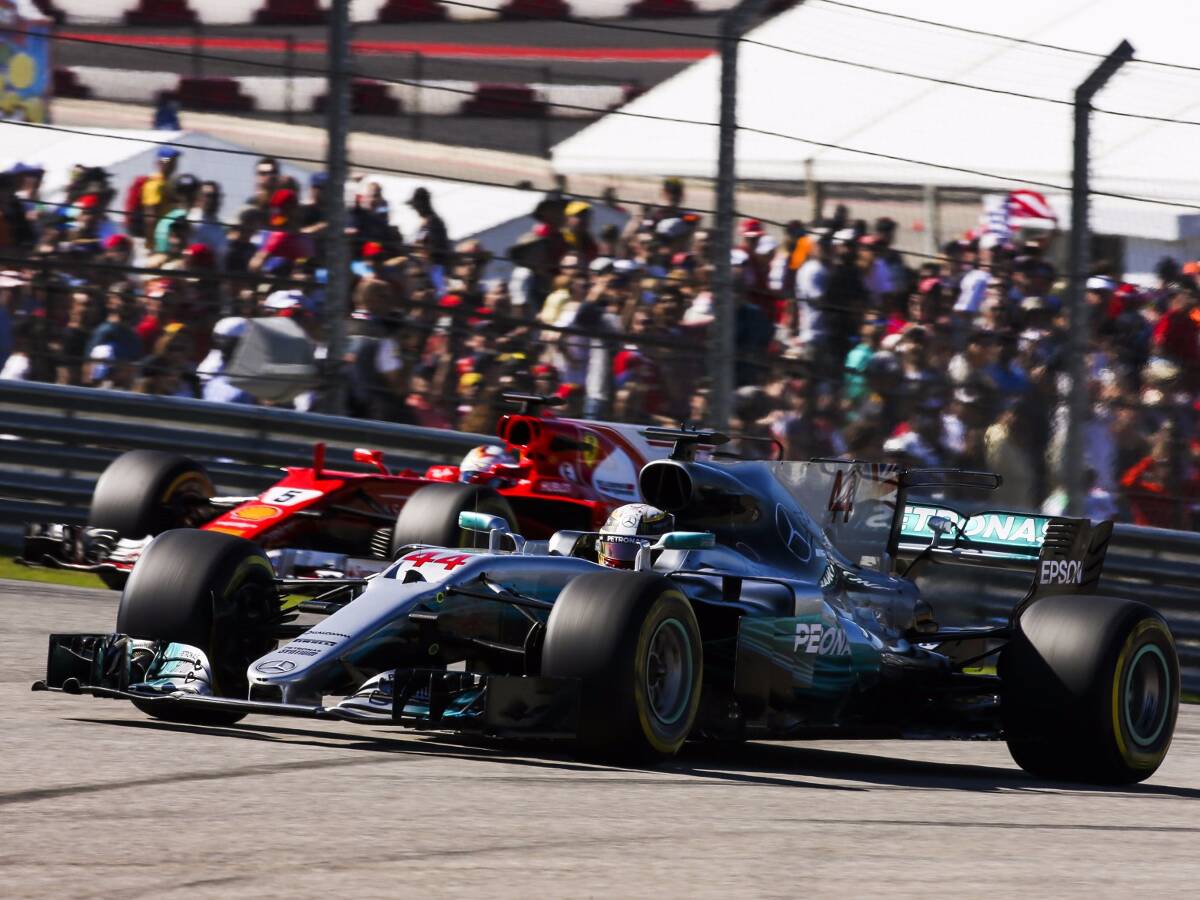 Foto zur News: Lewis Hamilton vermutet halblegalen Trick von Vettel in Austin