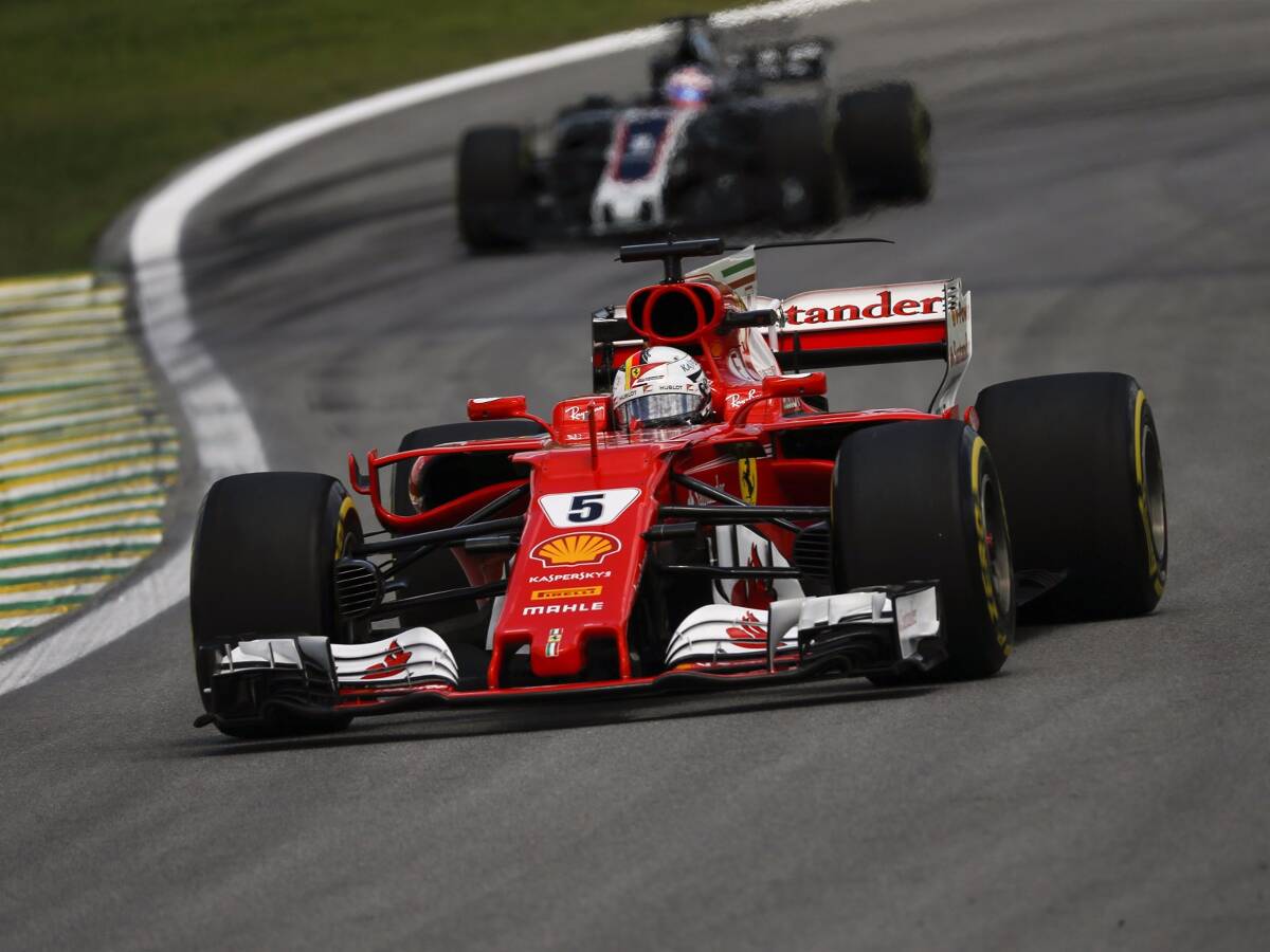 Foto zur News: Ferrari am Freitag: Abstand zu Mercedes wohl zu groß