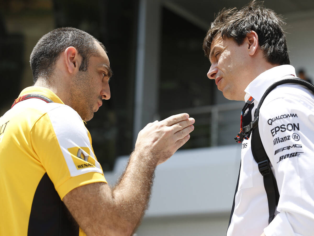 Foto zur News: Renault-Teamchef findet: Mercedes macht unfaire Verträge
