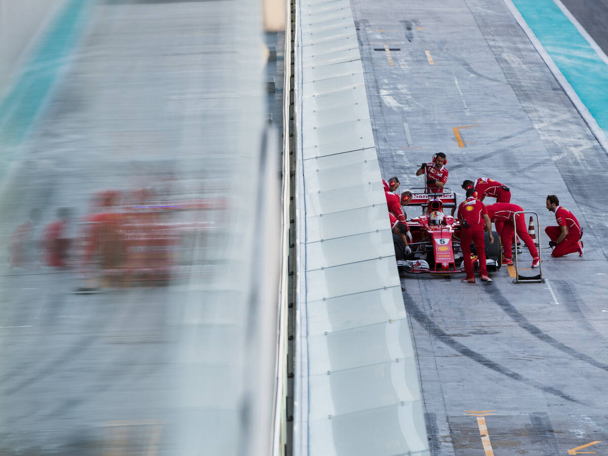 Foto zur News: Vettel fährt Bestzeit am letzten Formel-1-Testtag 2017