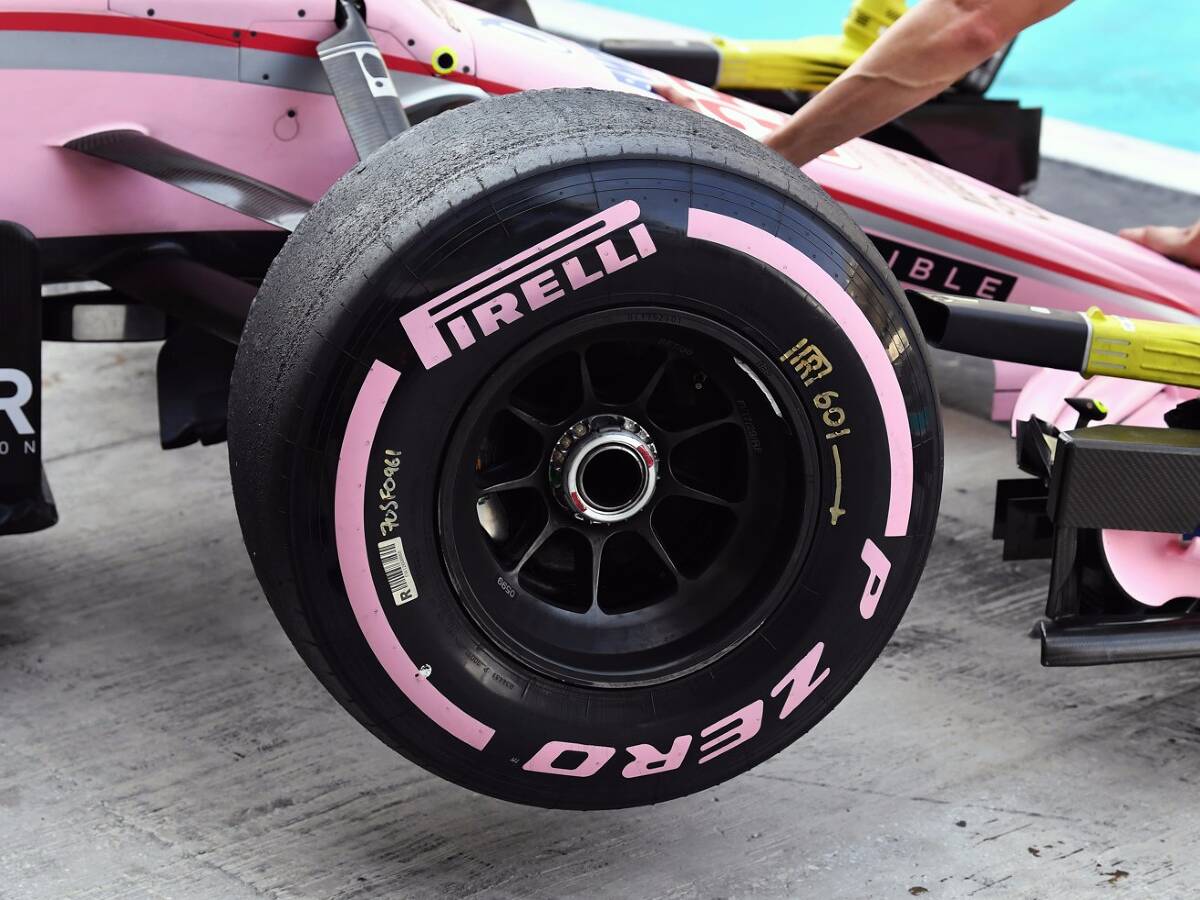 Foto zur News: Lewis Hamilton lobt Hypersoft als bisher besten Pirelli-Reifen