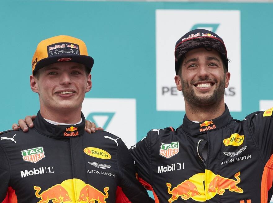 Foto zur News: Daniel Ricciardo von Max Verstappen unter Druck gesetzt