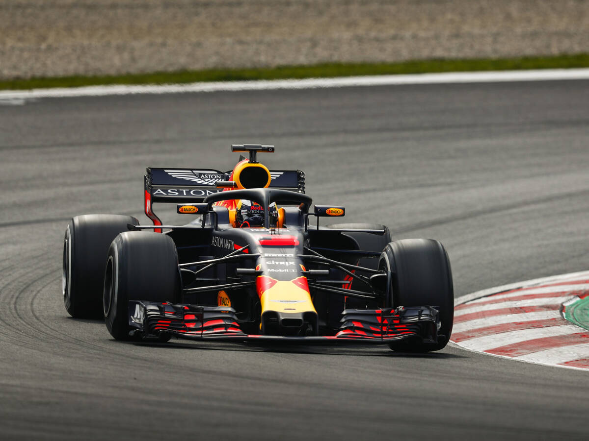 Foto zur News: Ricciardo stellt RB14 positives Fazit aus: "Habe nicht geheult"