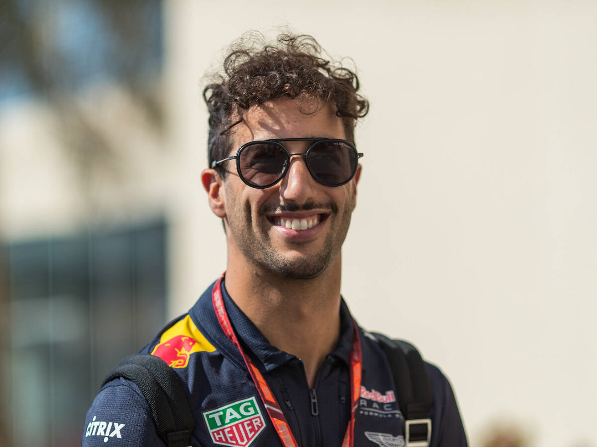 Foto zur News: Älteste Flaschenpost der Welt: Ricciardo-Eltern bei Fund dabei