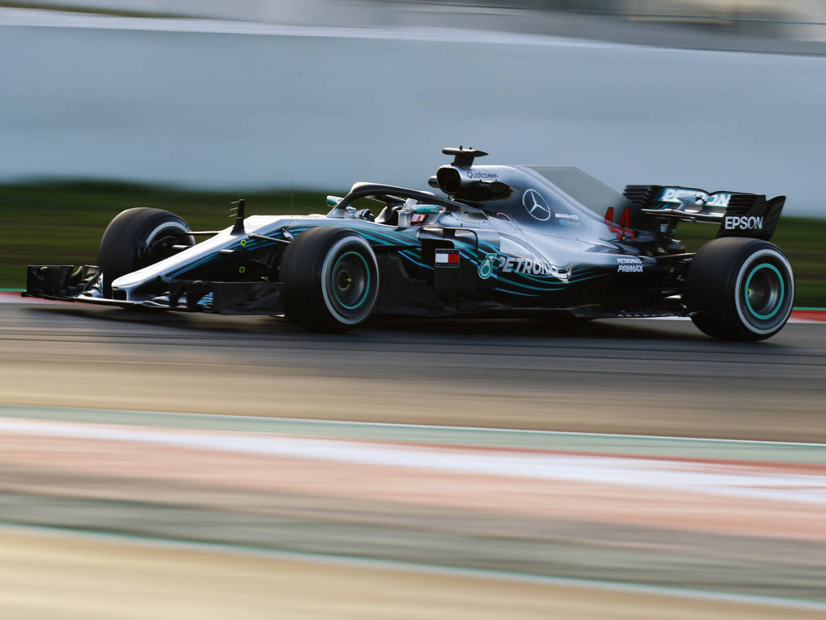 Foto zur News: Lewis Hamilton: Barcelona-Test für Mercedes "richtig positiv"