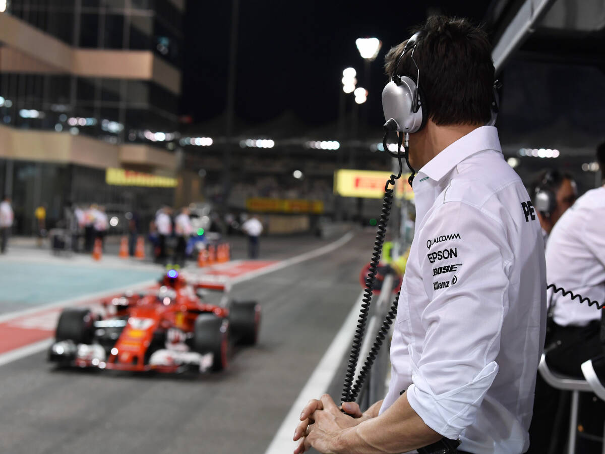 Foto zur News: Toto Wolff warnt: Ferrari steigt "ohne Reue" aus Formel 1 aus