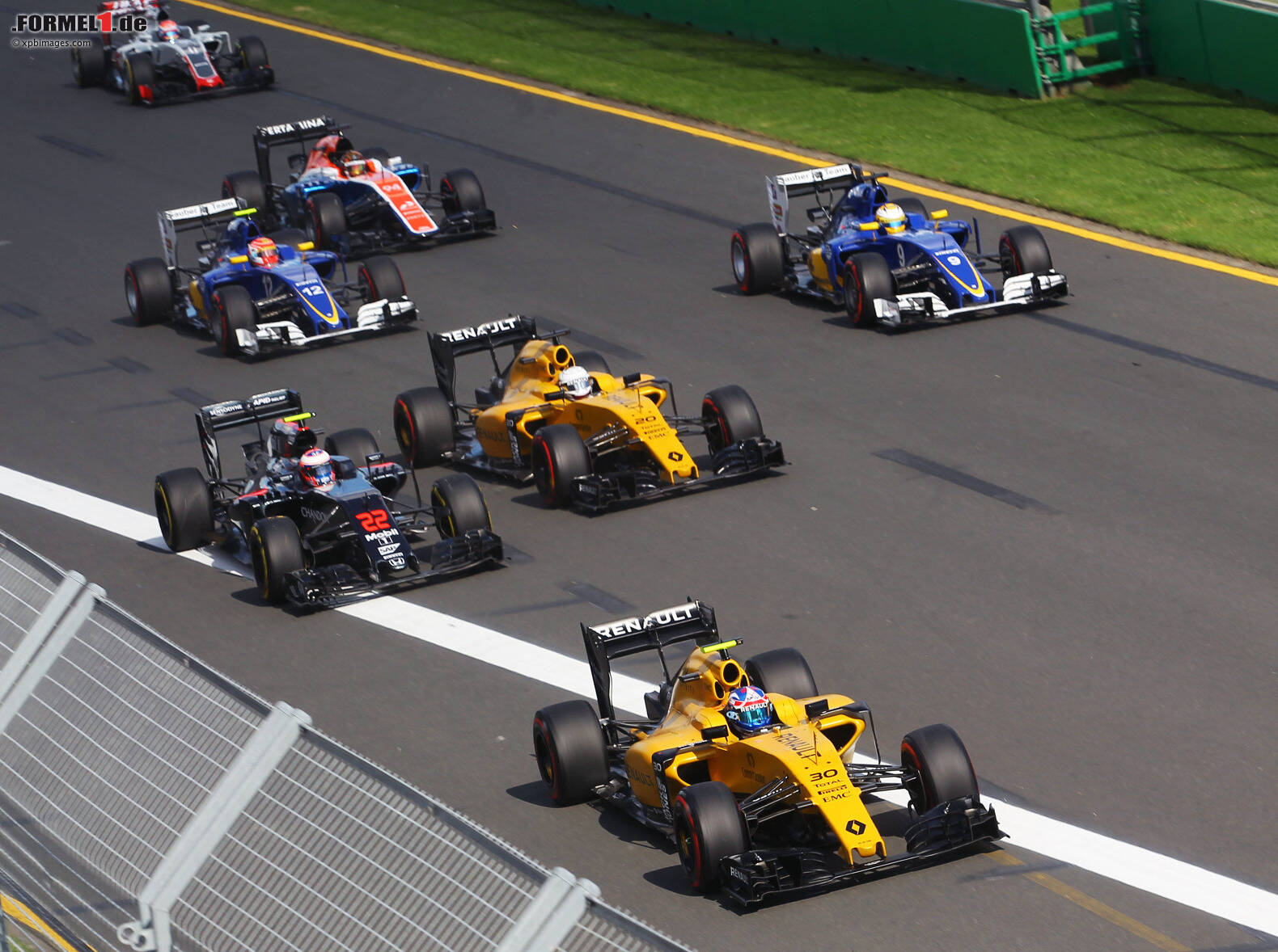 Formel-1-Starts 2016: Fahrer "kuppeln wie im Straßenauto ...
