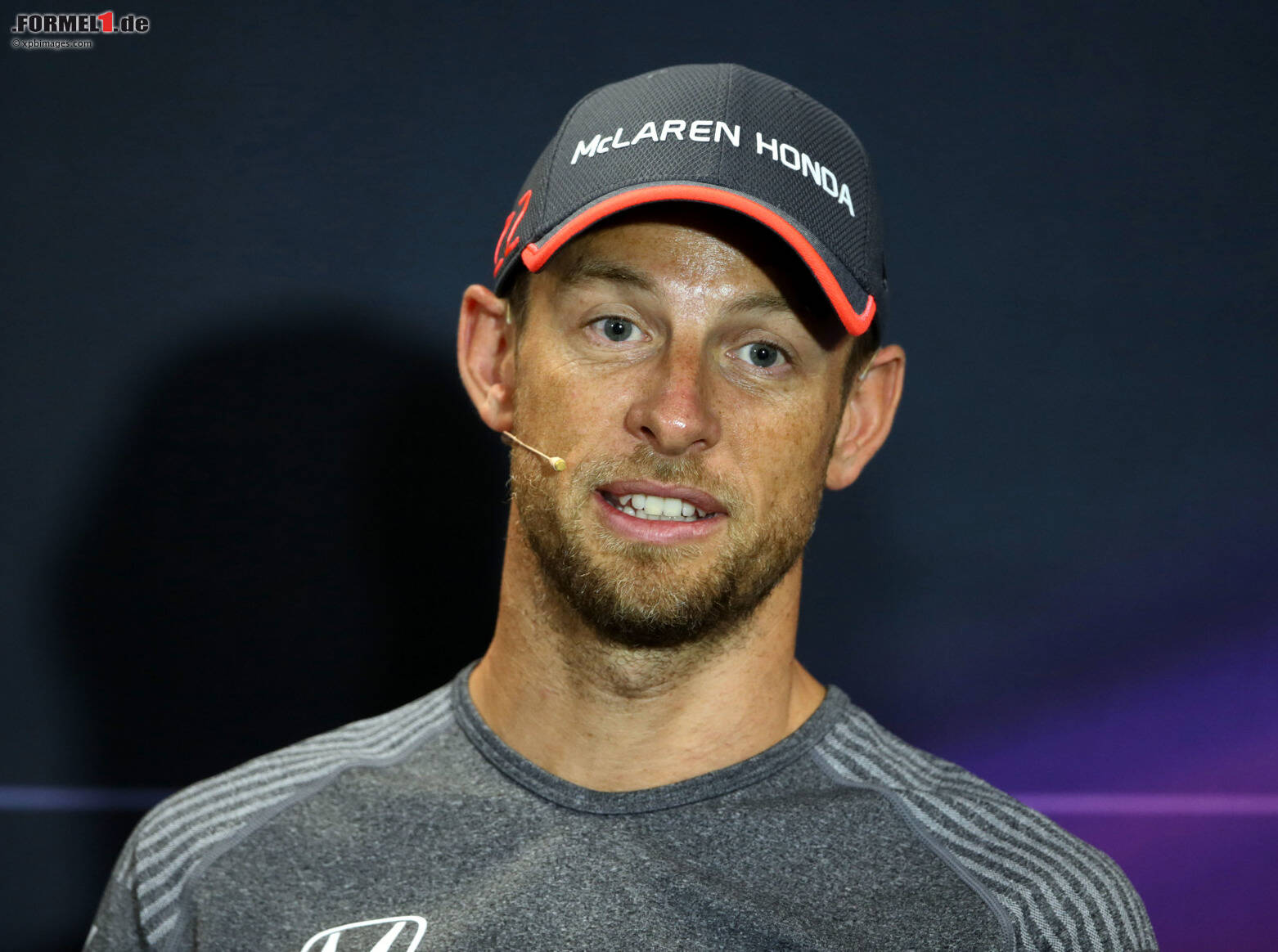Hund und Freundin gefragt: Button vor Comeback "entspannt ...
