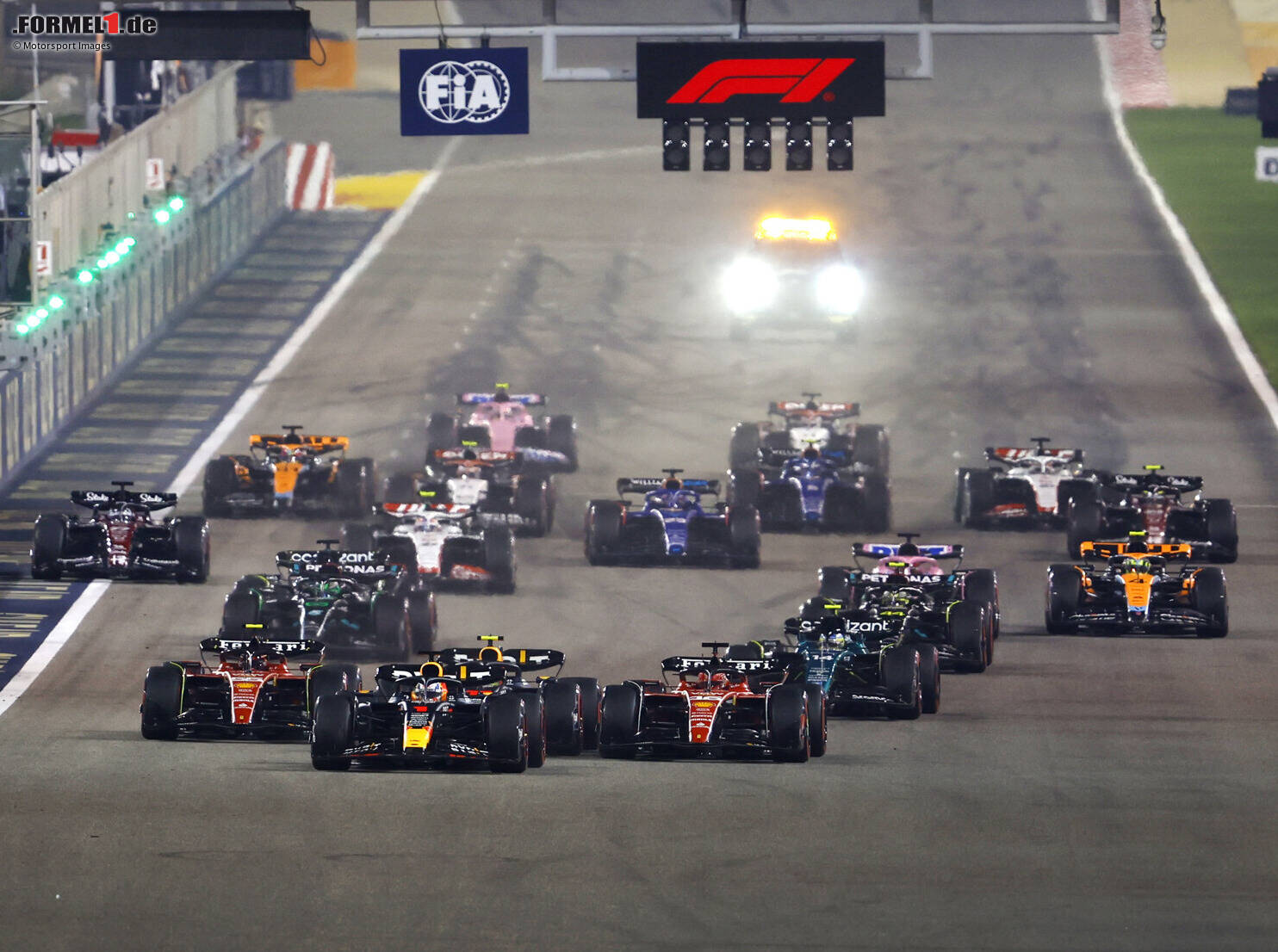 Wann starten die Formel 1 und andere Rennserien in die Saison 2024?