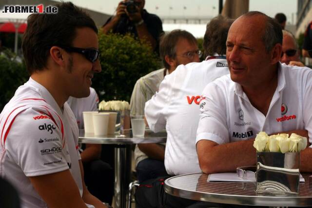 Foto zur News: Der damalige McLaren-Teamchef Ron Dennes holte Fernando Alonso 2007 nach Woking.