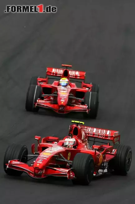 Foto zur News: 2007 fuhren die beiden Ferraris nur selten zusammen: Platz zwei für Räikkönen, Rang 13 für Massa
