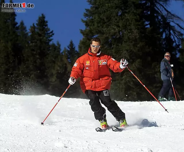 Foto zur News: Bereits zu Ferrari-Zeiten fühlte sich "Schumi" auf der weißen Piste wie zuhause - Skifahren ist jedoch nicht sein einziges gefährliches Hobby...