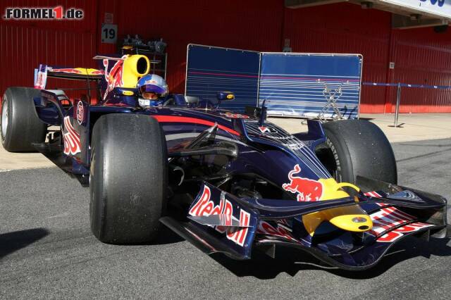 Foto zur News: Sebastien Loeb war im Red Bull RB4 bei den Barcelona-Tests 2008 nur um 1,7 Sekunden hinter der Bestzeit. Nur die fehlende FIA-Lizenz vereitelte den Sprung ins Toro-Rosso-Cockpit beim Saisonfinale. Doch Loeb war bei weitem nicht der einzige Rallye-Star, der sich um Formel-1-Boliden versucht hat.