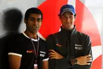 Foto zur News: Karun Chandhok (HRT) und Bruno Senna (HRT)