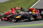 Foto zur News: Lewis Hamilton (McLaren) und Sebastian Vettel (Red Bull) - innen Lucas di Grassi (Virgin)