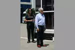 Foto zur News: Bernie Ecclestone (Formel-1-Chef) und seine Freundin Fabiana Flosi