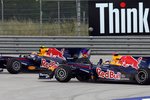 Foto zur News: Mark Webber (Red Bull) und Sebastian Vettel (Red Bull) kollidieren