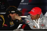 Foto zur News: Robert Kubica (Renault) und Lewis Hamilton (McLaren)