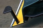 Foto zur News: Technisches Detail am Lotus-Frontflügel