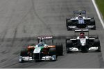 Gallerie: Adrian Sutil (Force India) vor Michael Schumacher (Mercedes) und Nico Hülkenberg (Williams)