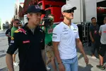 Foto zur News: Sebastian Vettel (Red Bull) und Michael Schumacher (Mercedes)