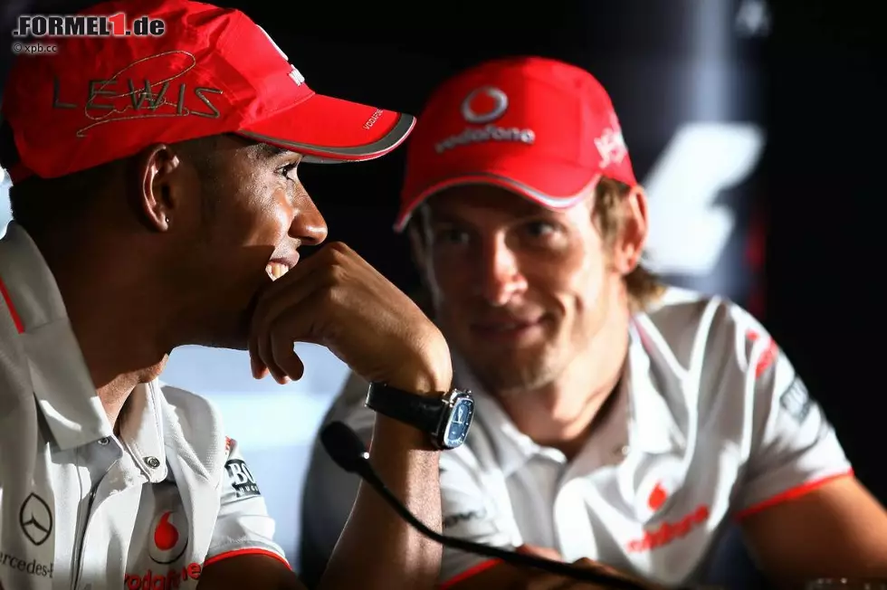 Foto zur News: Lewis Hamilton (McLaren) und Jenson Button (McLaren)