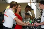 Foto zur News: Jenson Button (McLaren) mit Freundin Jessica Michibata