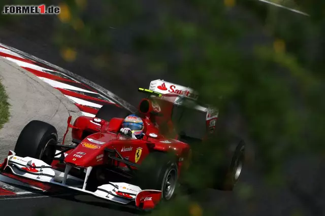 2010 stand Fernando Alonso als Zweiter auf dem Podest, Felipe Massa verpasste das Treppchen als Vierter knapp Foto zur News: 2010 stand Fernando Alonso als Zweiter auf dem Podest, Felipe Massa verpasste das Treppchen als Vierter knapp