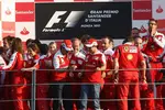 Foto zur News: Felipe Massa (Ferrari) Fernando Alonso (Ferrari) Stefano Domenicali (Teamchef)