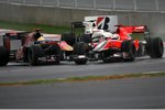 Foto zur News: Sébastien Buemi (Toro Rosso) torpediert Timo Glock (Virgin)
