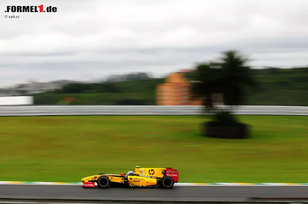 Foto zur News: Vitaly Petrov (Renault)