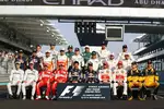 Foto zur News: Gruppenbild der Formel 1 zum Saisonabschluss